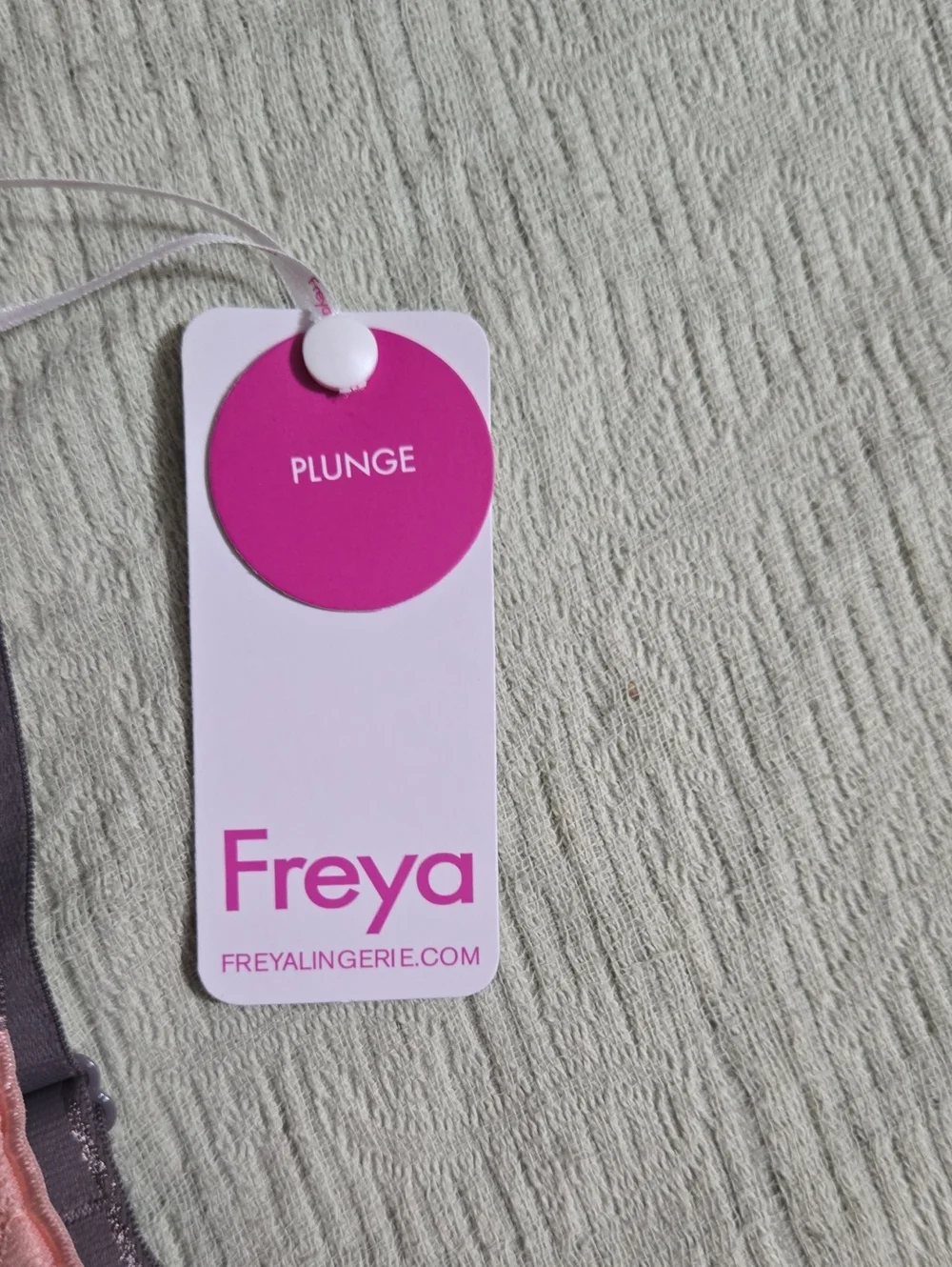 Freya Offbeat Rosehip Lace Plunge Bra with Contrast Straps Size 36D NWT